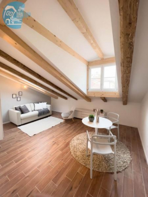 Gozzi 4 Tirabora Short Rent